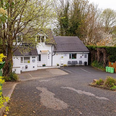 Roger Ground Guest House - With Onsite Car Parking Уиндермер Екстериор снимка