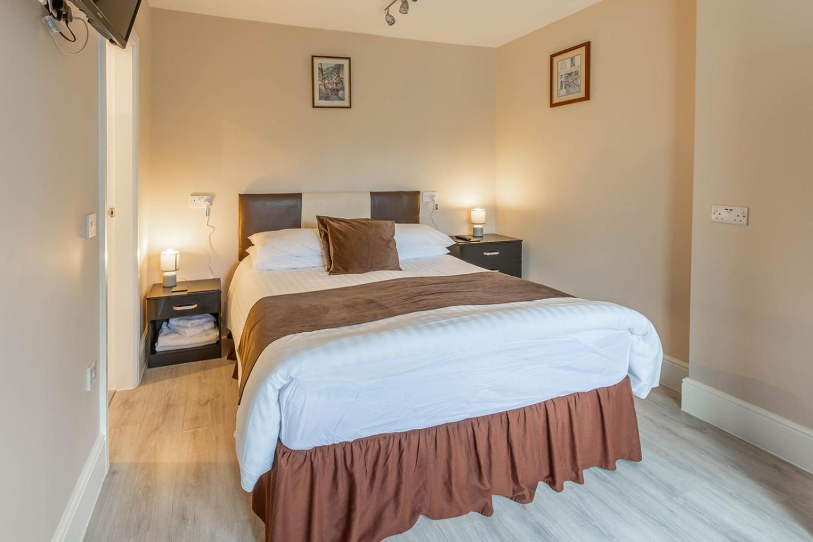 Roger Ground Guest House - With Onsite Car Parking Уиндермер Екстериор снимка