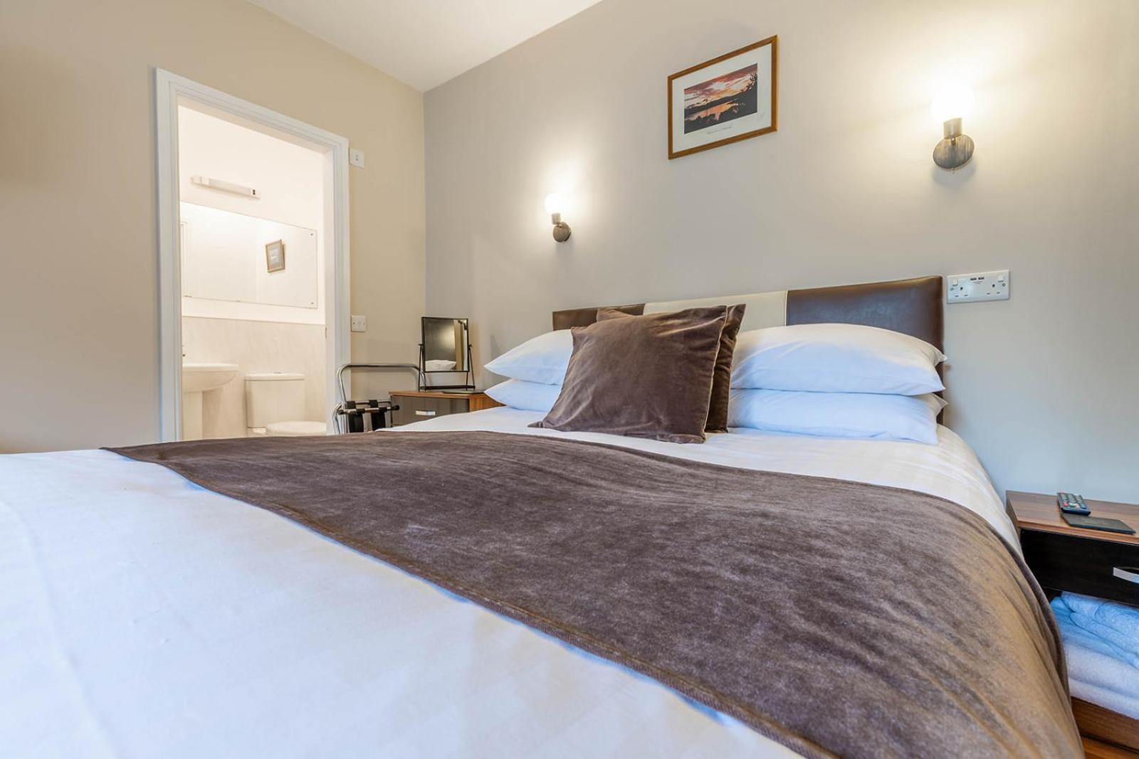 Roger Ground Guest House - With Onsite Car Parking Уиндермер Екстериор снимка