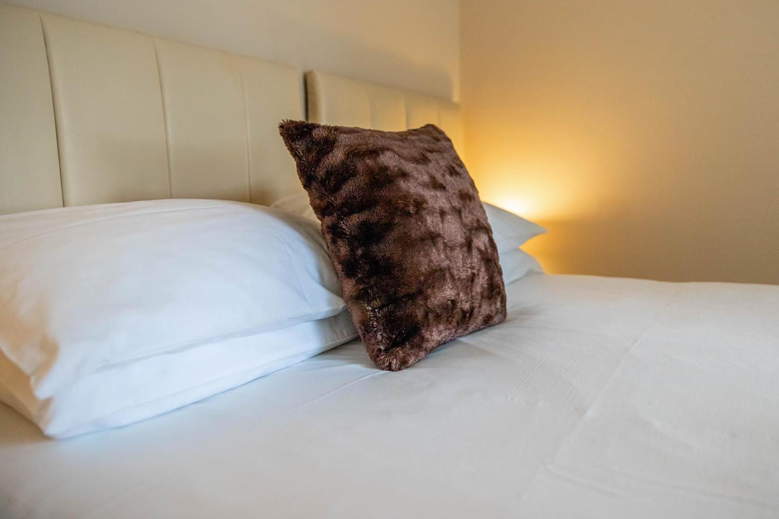 Roger Ground Guest House - With Onsite Car Parking Уиндермер Екстериор снимка