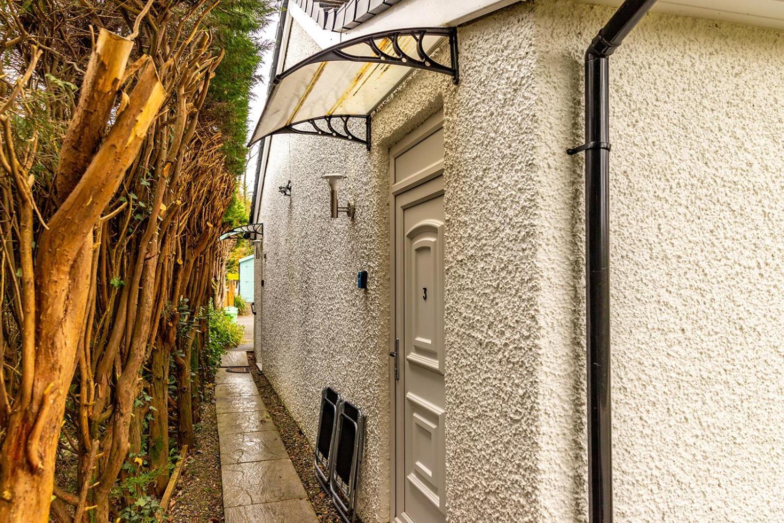 Roger Ground Guest House - With Onsite Car Parking Уиндермер Екстериор снимка