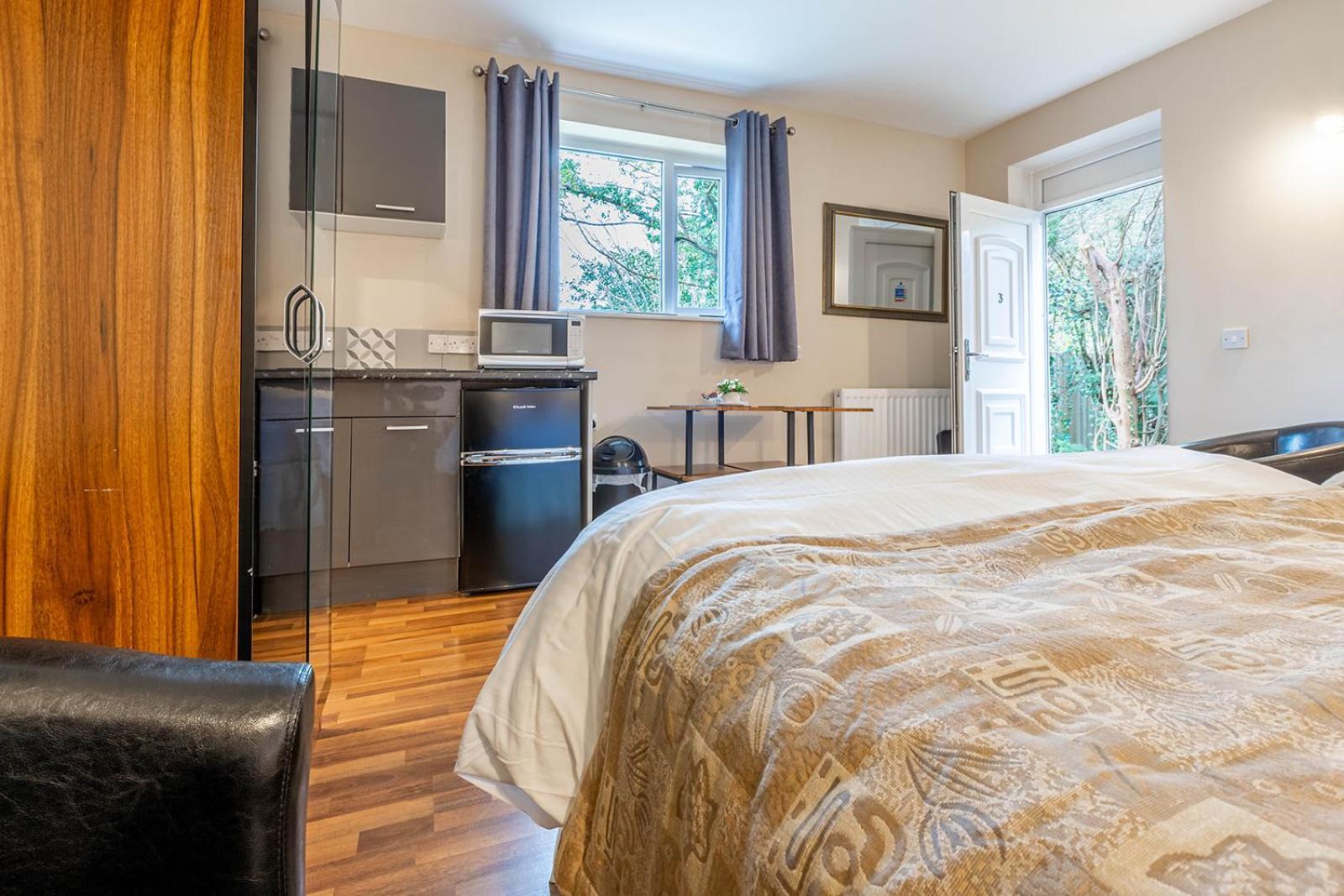 Roger Ground Guest House - With Onsite Car Parking Уиндермер Екстериор снимка
