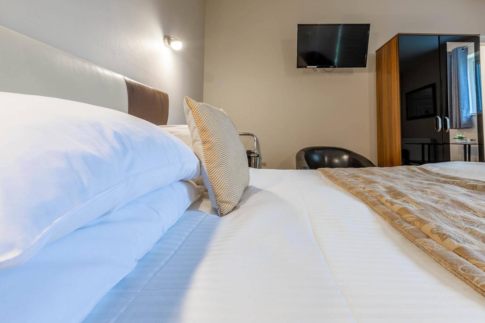 Roger Ground Guest House - With Onsite Car Parking Уиндермер Екстериор снимка